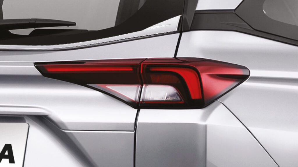 desain belakang all new toyota avanza terbaru dengan lampu led modern